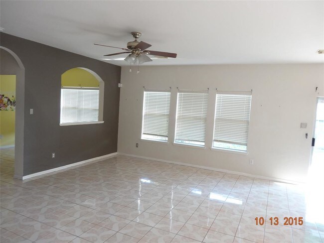 Foto del edificio - 9503 Eaglewood Glen Tr