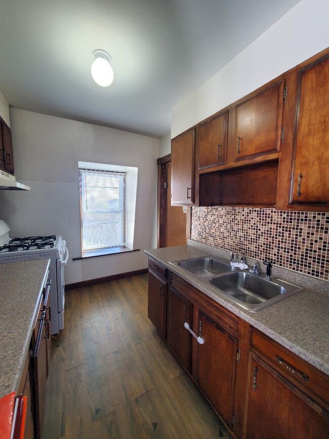 Foto del edificio - 448 Coggeshall St