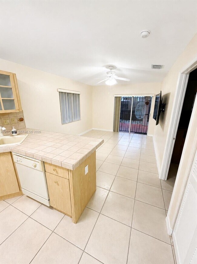 Foto del edificio - 9999 NW 126th Terrace