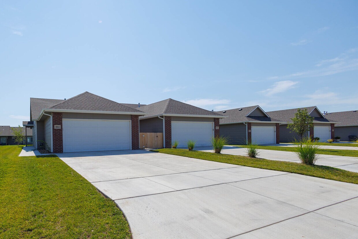 Foto principal - 8059 E 34th Ct S