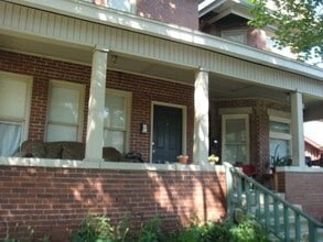 Building Photo - 626-628 Front St