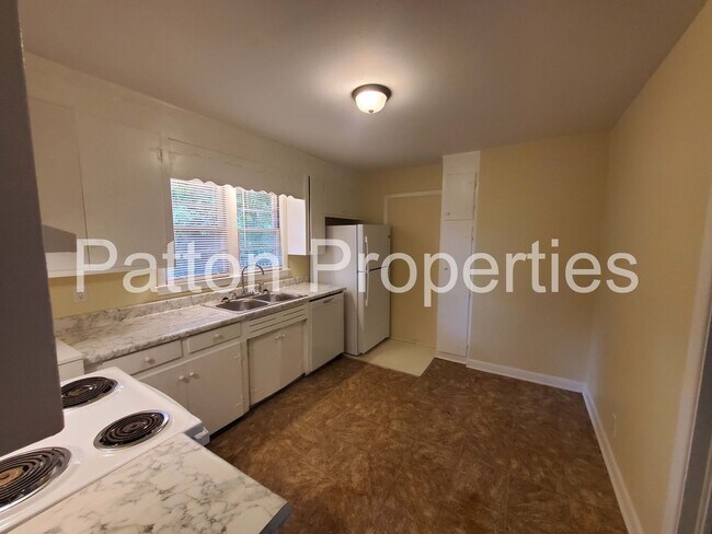 Building Photo - Forest Acres Home