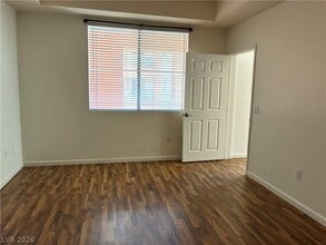 Building Photo - 43 E Agate Ave