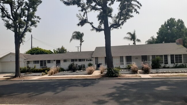 Building Photo - 1400 E Marshall Pl