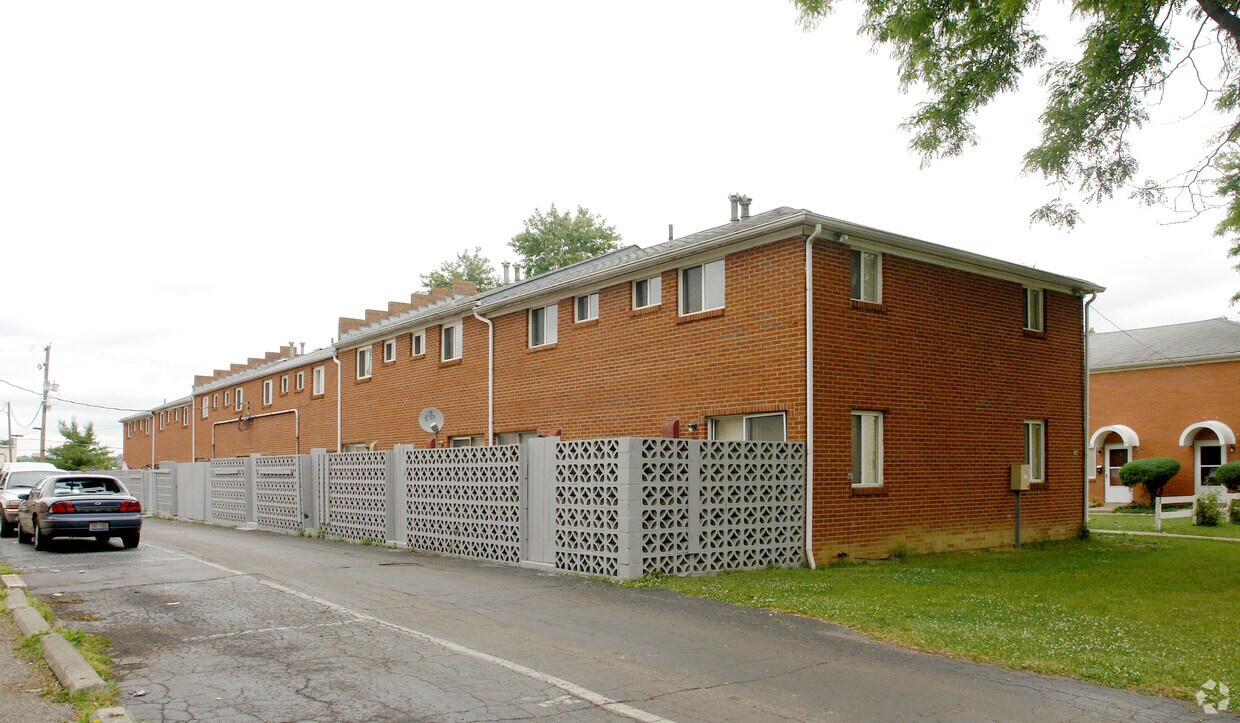 892 N Meadows Ct, Columbus, OH 43229 Apartments in Columbus, OH