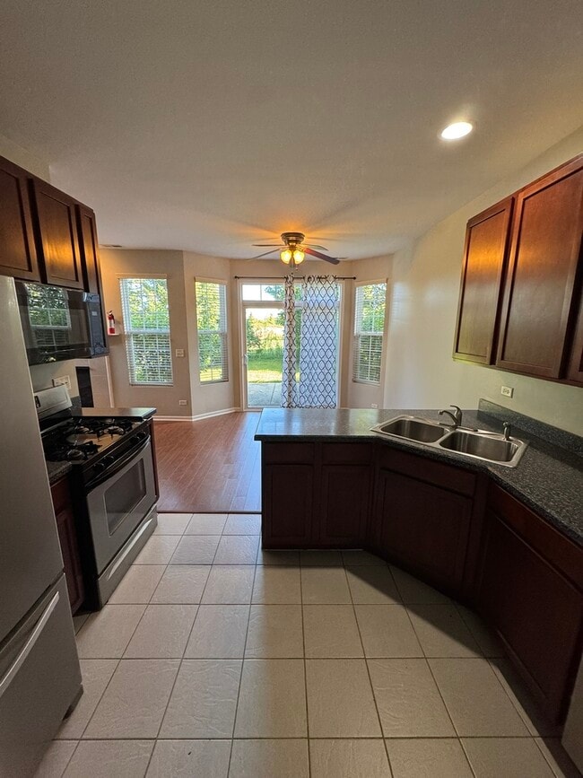 Building Photo - 1401 Millbrook Dr