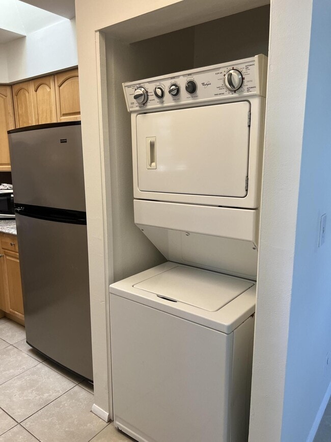 Building Photo - 6045 Eberts St