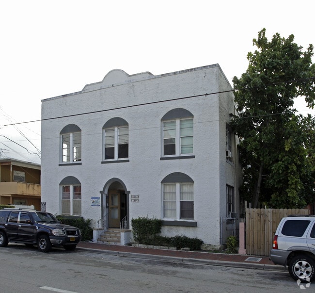 Building Photo - Otis Apartments