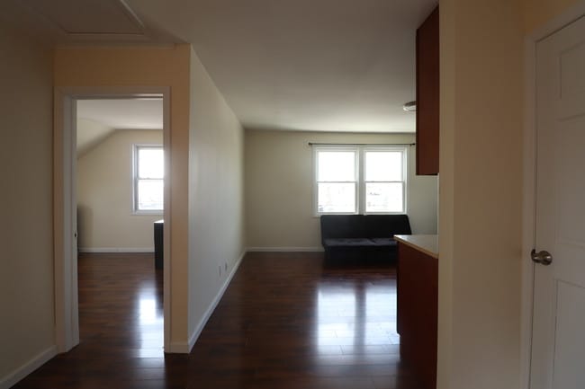 Building Photo - 1195 Forest Ave