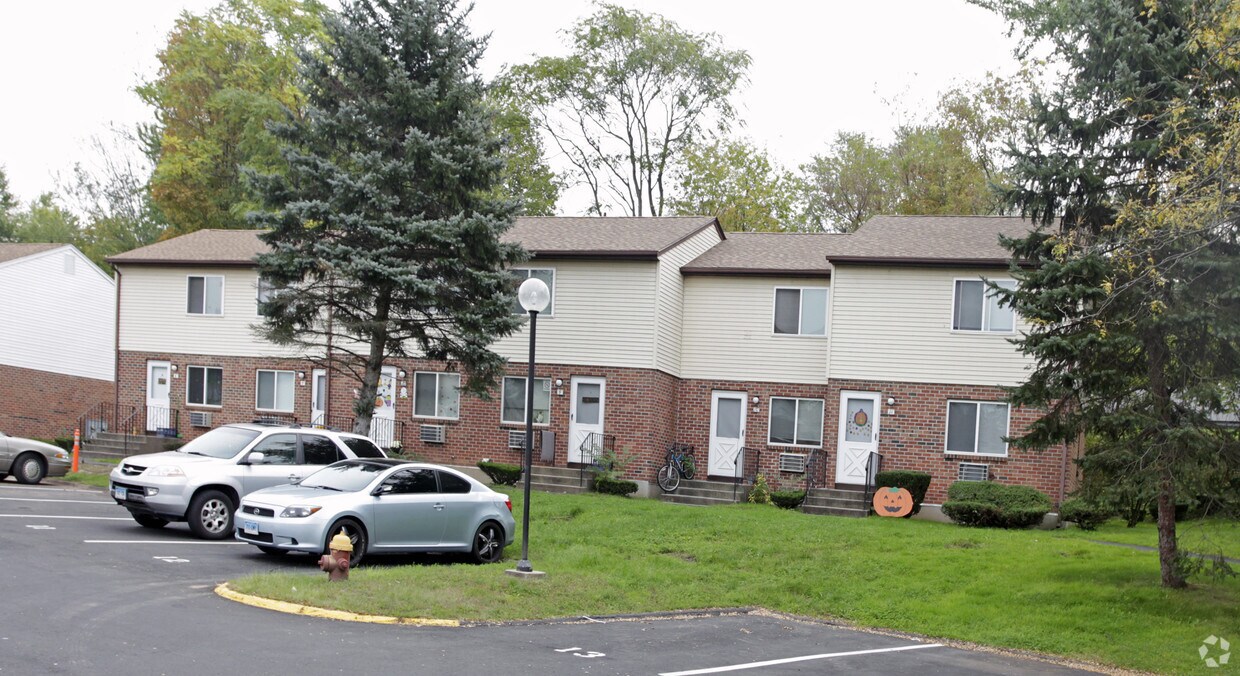 Foto del edificio - Bradley Estates Phase I Apartments