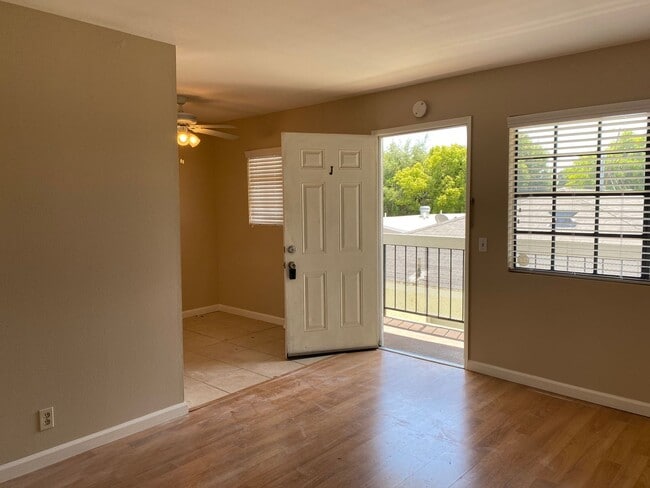 Building Photo - Bright and airy updated second floor 1 bedroom, 1 bathroom apartment
