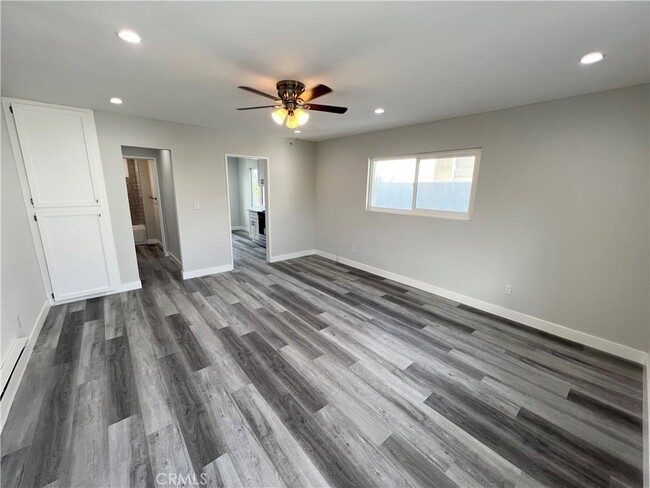 Building Photo - 4225 W 120th Street Unit C