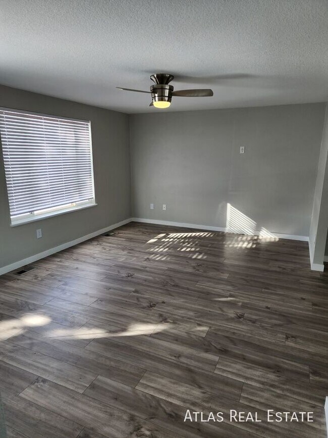 Foto del edificio - 16307 E Brunswick Pl