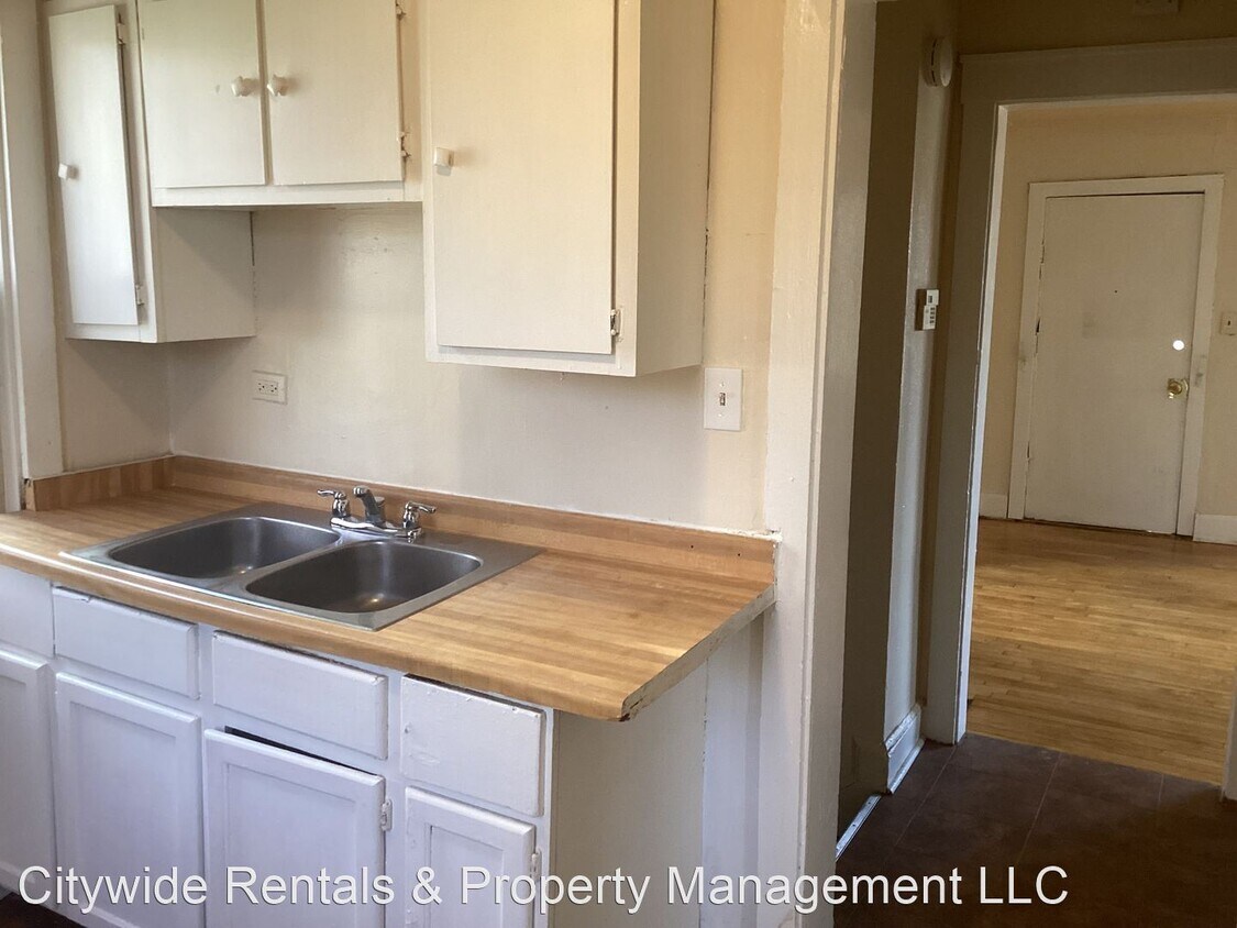 Foto principal - 3 br, 1 bath House - 4333 N 25th St