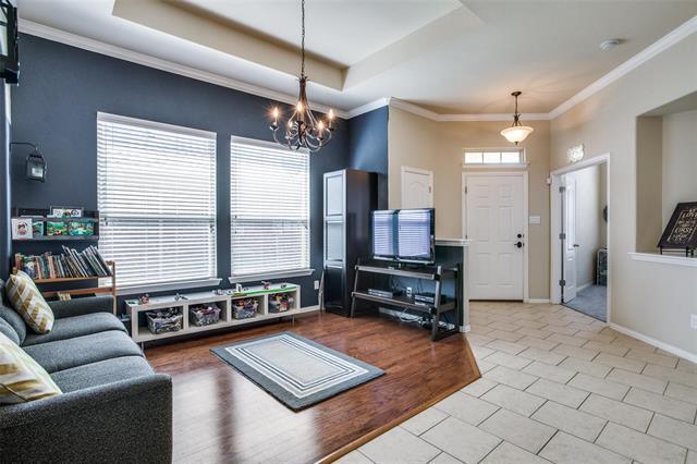 Building Photo - 1304 Red Dr
