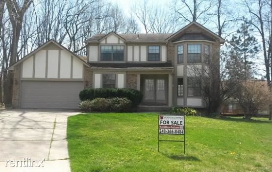 Primary Photo - 2147 Hickory Leaf Ct N