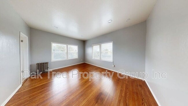 Building Photo - 454 34th St