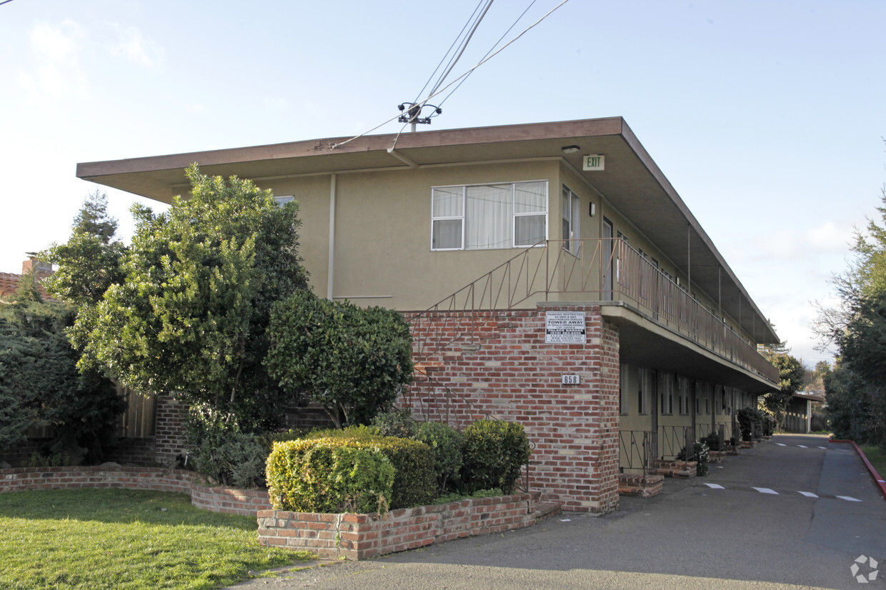 Primary Photo - Cherry Way Apartments