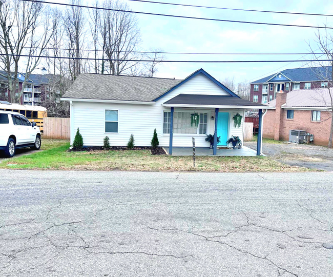 Foto del edificio - 1235 Bradford Heights Rd