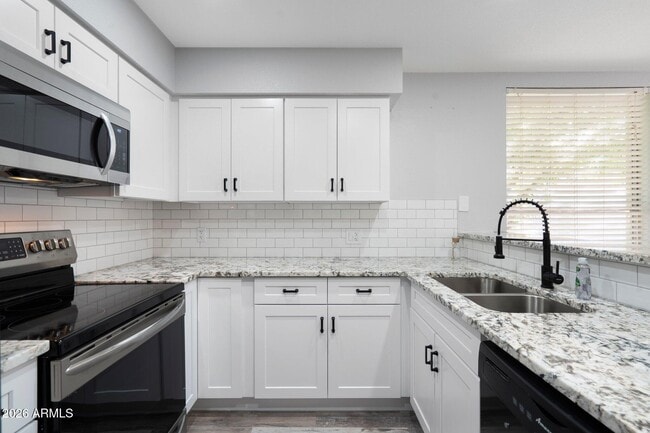Foto del edificio - 1717 E Union Hills Dr