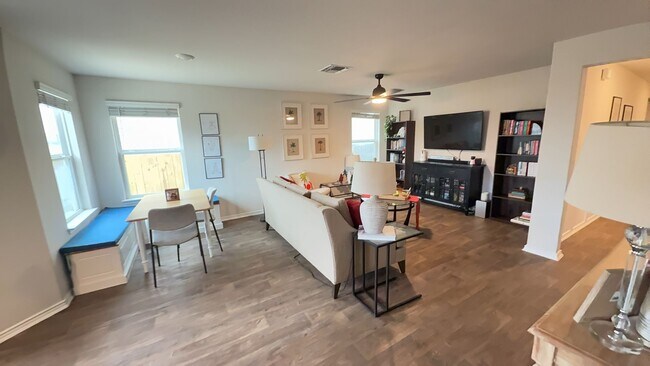 Building Photo - 9930 Spotted Rose