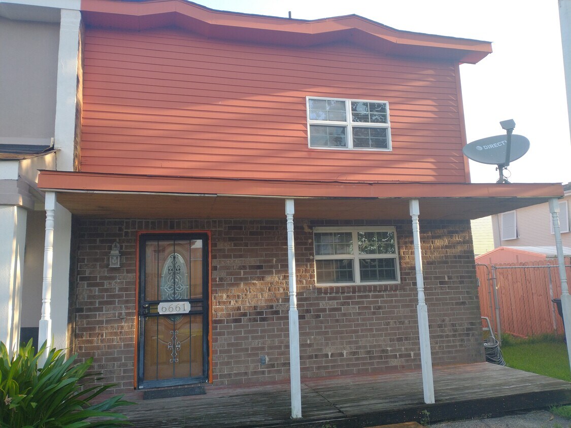 Primary Photo - 6661 Harbourview Dr
