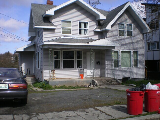 Building Photo - 515 NE Kamiaken St