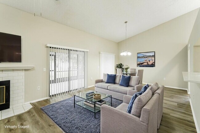 Foto del edificio - 8046 Hathaway Dr