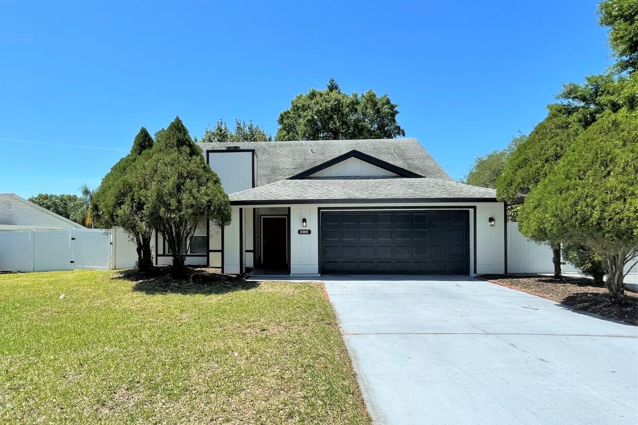 Primary Photo - 612 Stone Dr