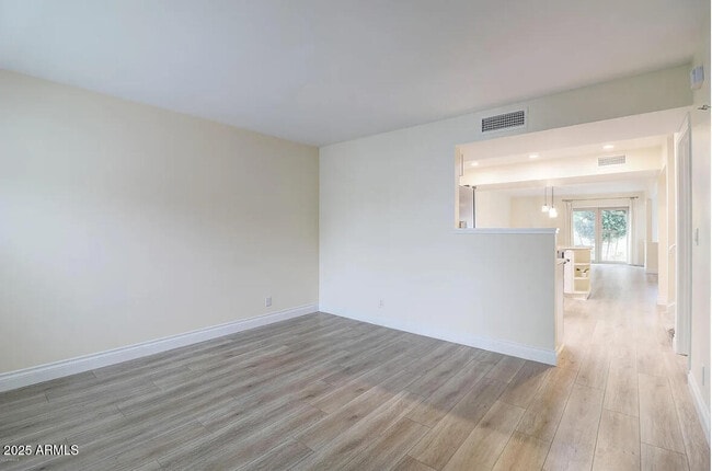 Building Photo - 270 W Tainter Dr