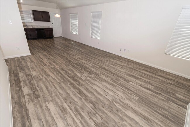 Building Photo - 18843 Venito Dr