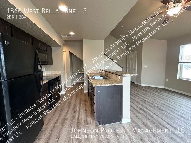 Building Photo - 1860 W Bella Ln