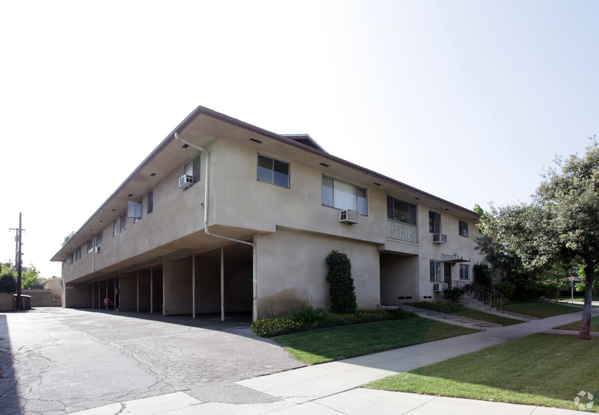 Building Photo - 2510 Queensberry Rd