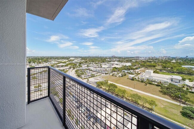 Foto del edificio - 555 NE 8th St