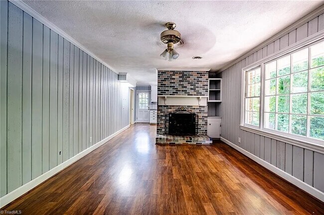 Building Photo - Room in Single Family Home on Kinnamon Rd