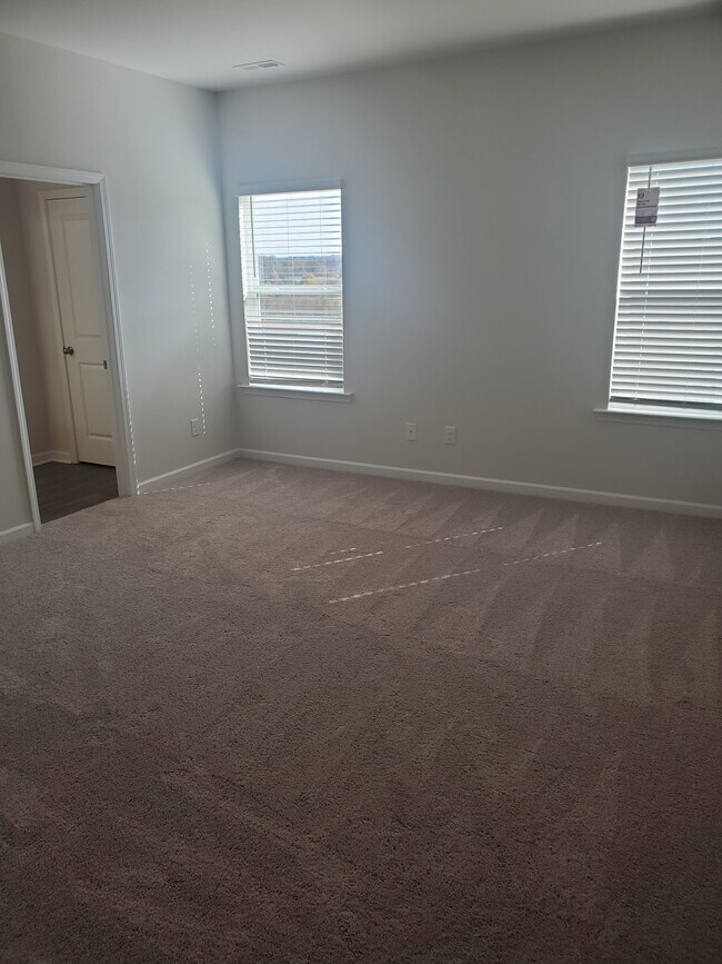 Building Photo - 5702 Hagler Loop