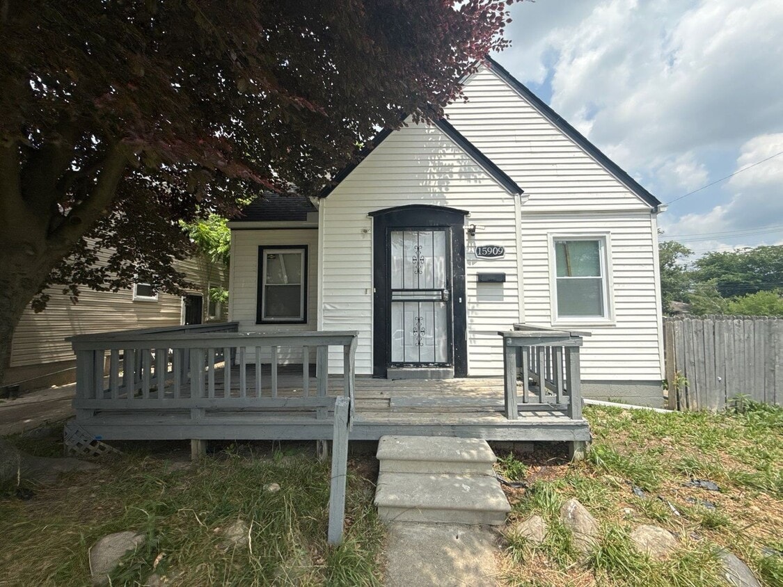 Primary Photo - This beautifully updated 3-bedroom, 1-bath...