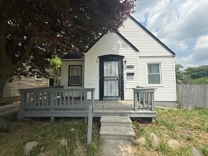 Building Photo - 15909 Maddelein St