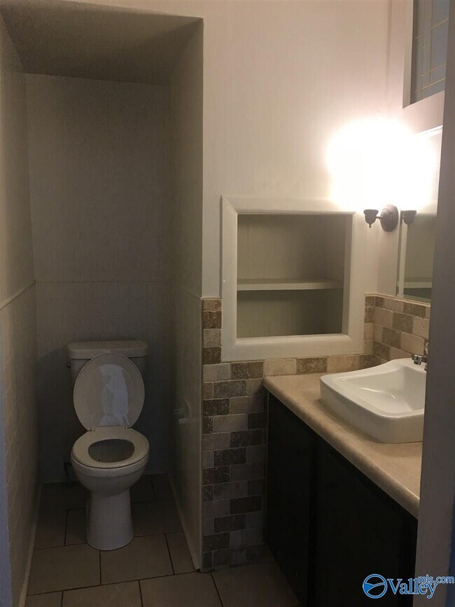 Foto del edificio - 218 Beirne Ave NW