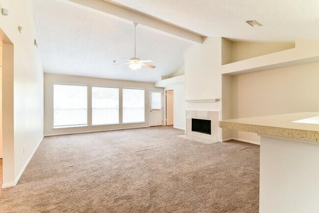 Building Photo - 17606 Glenwolf Dr