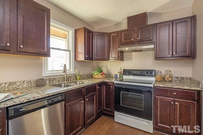 Building Photo - 515 Brent Rd