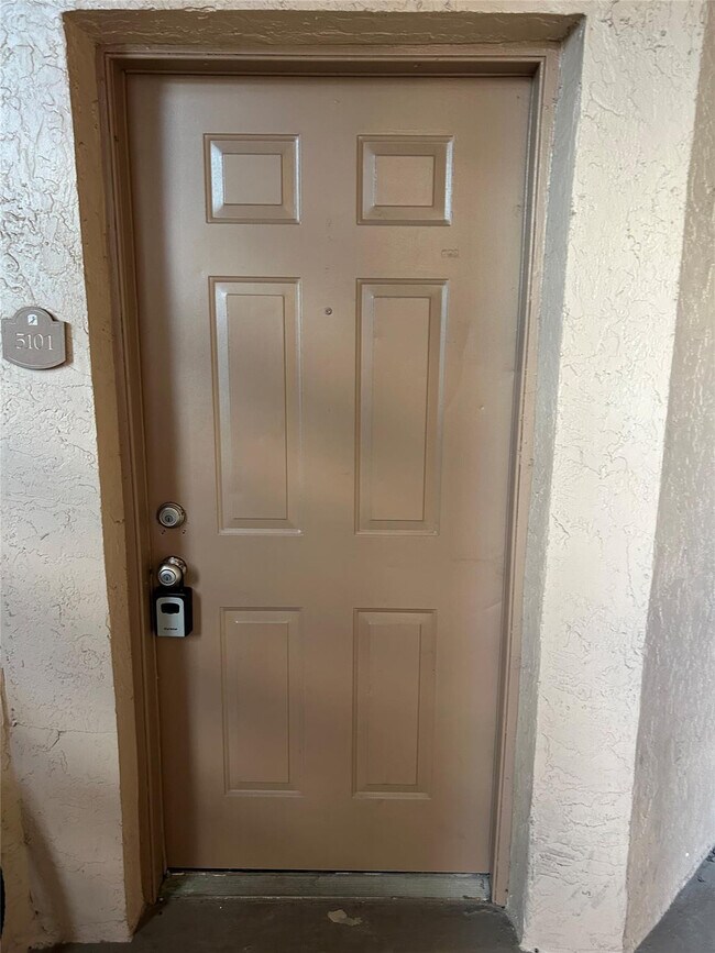 Foto del edificio - 2866 S University Dr