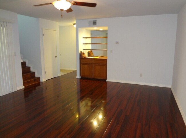 Foto del edificio - 8126 Briar Ridge Ln