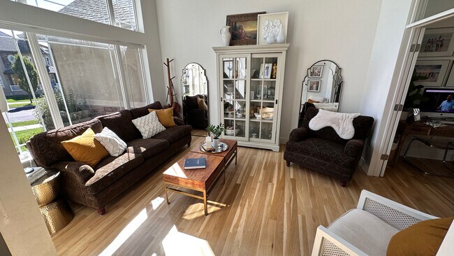 Foto del edificio - 1369 E 320 N