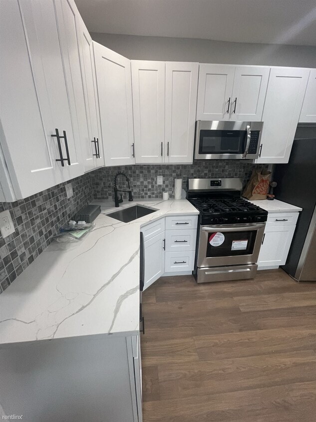 Foto principal - 1 br, 1 bath Duplex - 168 Green Lane Level 1