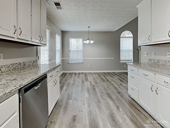 Building Photo - 15 Riverbrooke Trail