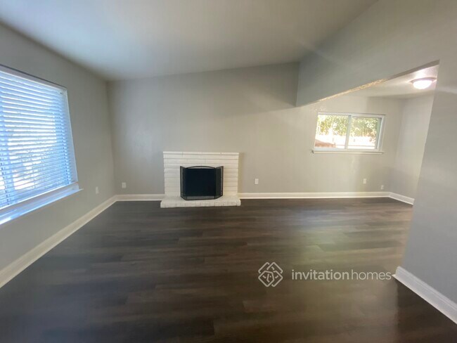 Building Photo - 960 Pembroke Way