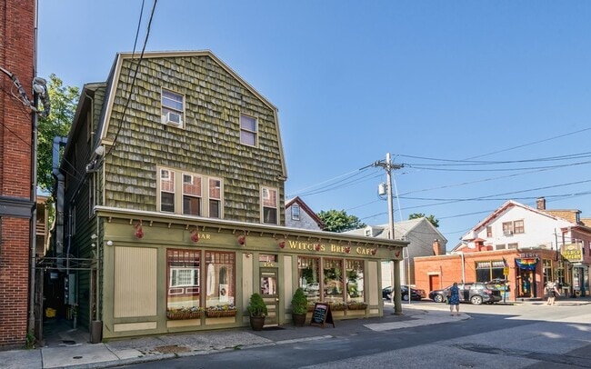 Building Photo - 156 Derby St