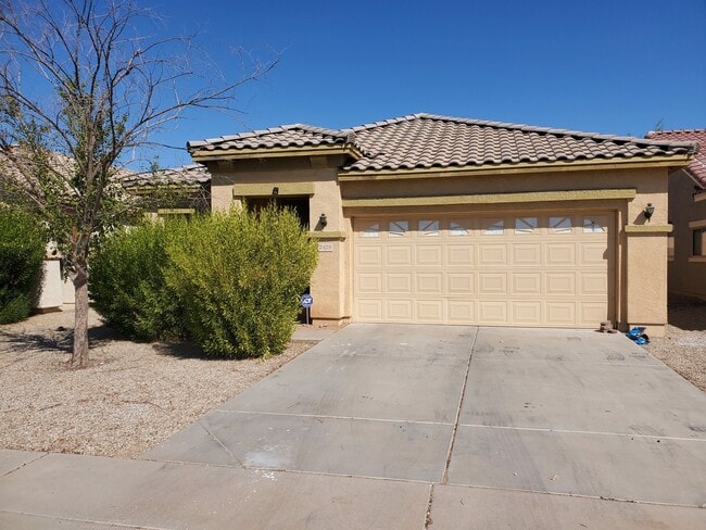 Photo - Nice 3 bed 2 bth and den home