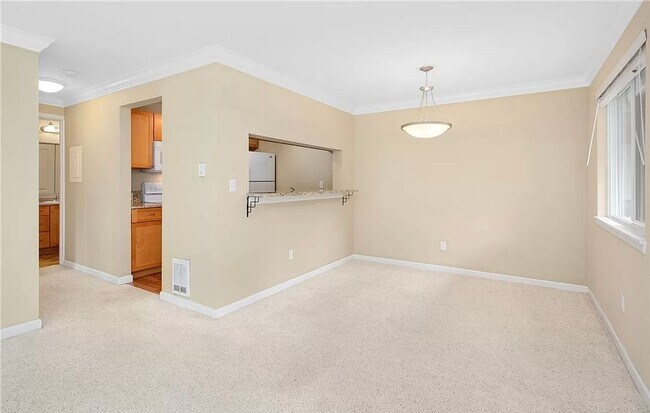 Building Photo - $1000 Move In Special !!! - Bothell Condo